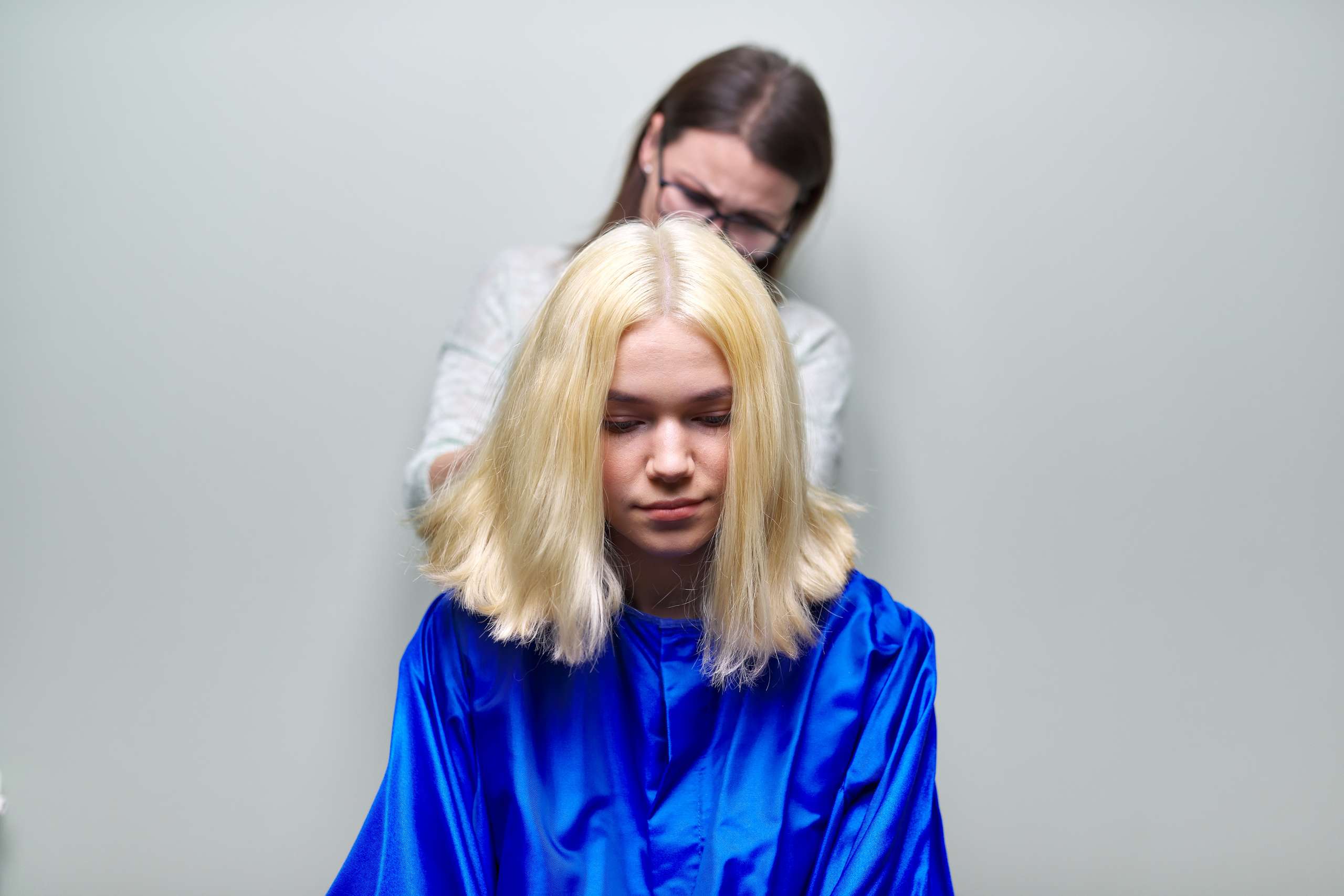 How to Maintain Balance When Cutting Hair